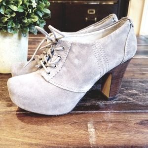 Tan suede platform heels sz 5.5